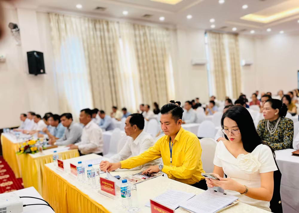 Hội nghị 1783521919249-2216106393260017465-7446078653352192685-e5e072def866727ce4b32253657175dd.jpg