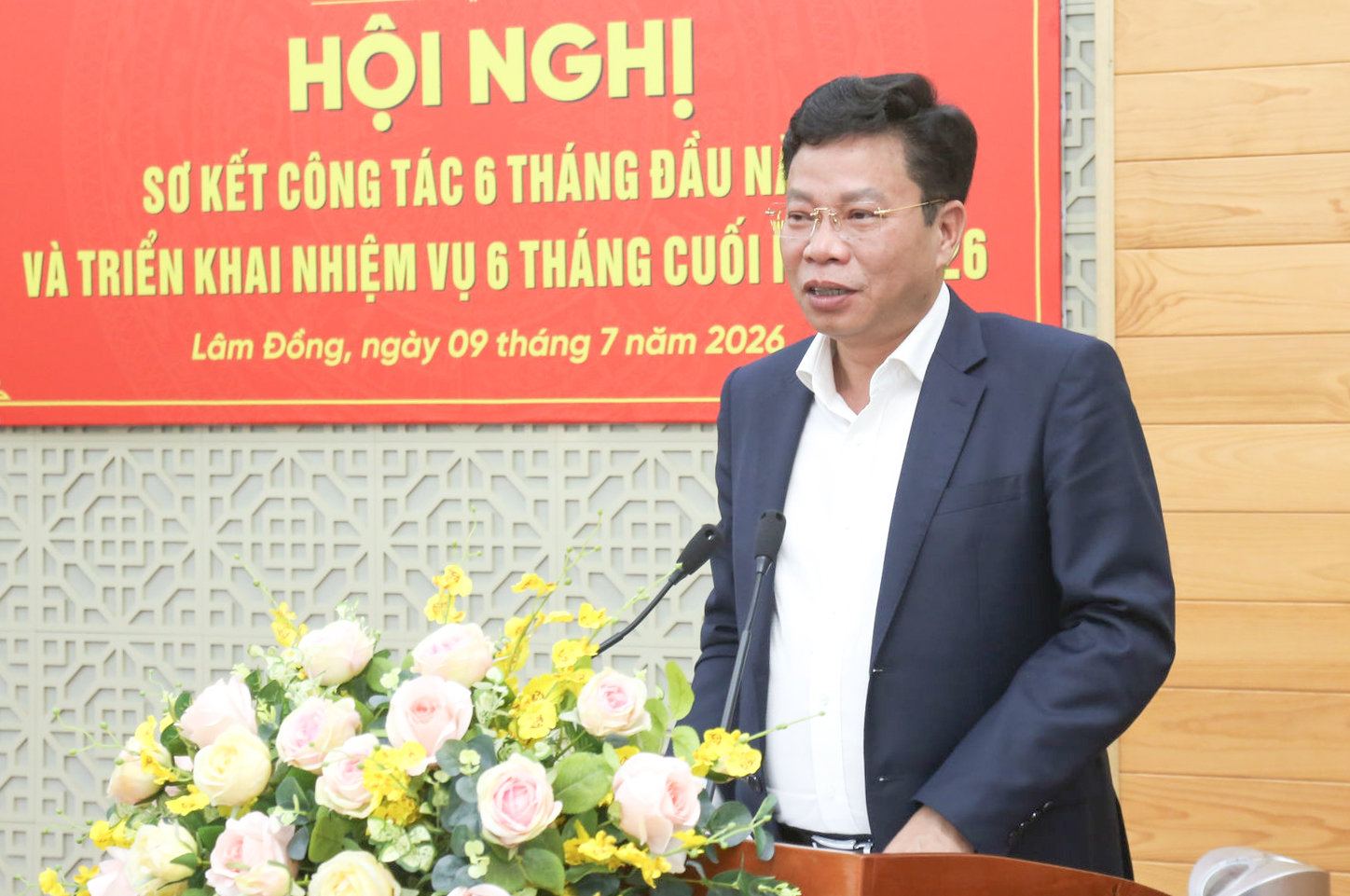 dong-chi-luu-van-trung-pho-bi-thu-tinh-uy-chu-tich-hdnd-tinh-lam-dong-phat-bieu-tai-hoi-nghi(1).jpg