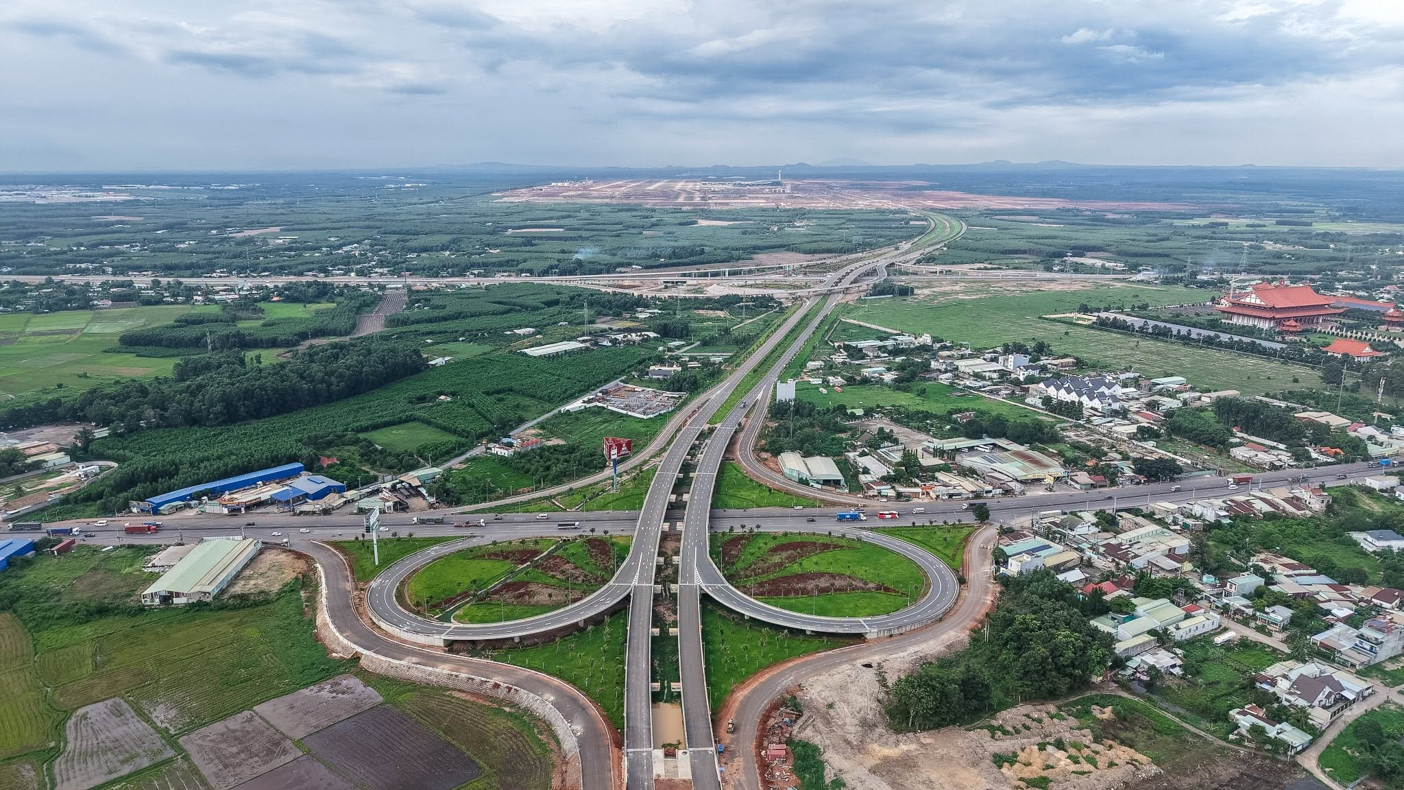 Thi công đường kết nối T1 và T2 tại sân bay Long Thành