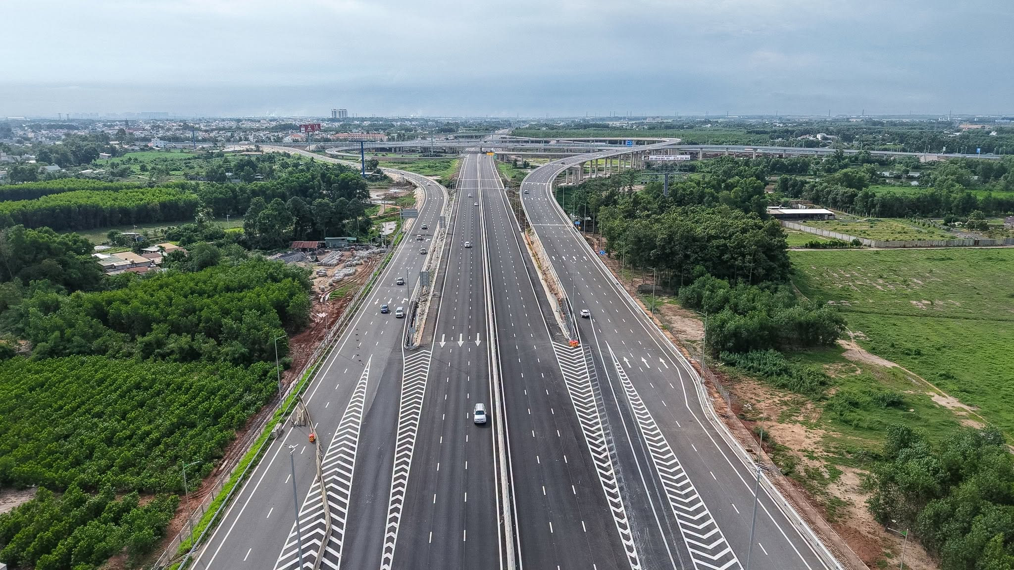 Toàn cảnh công trường đường kết nối sân bay Long Thành