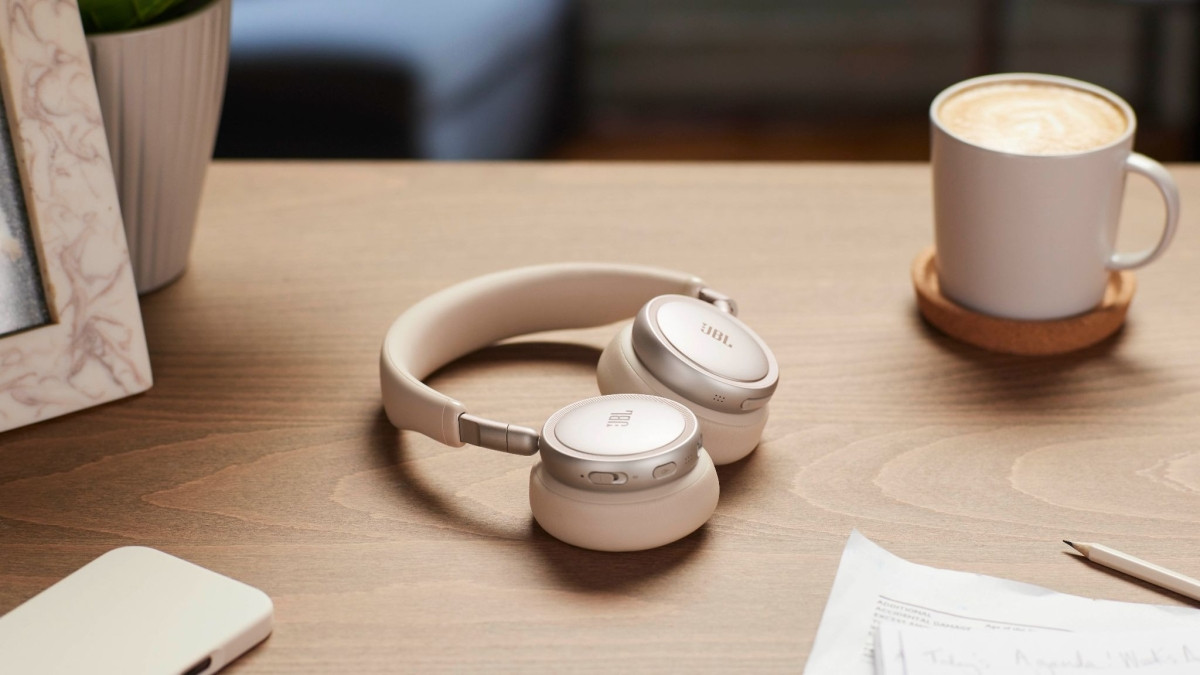 Thời lượng pin lên đến 80 giờ của JBL Live 780NC