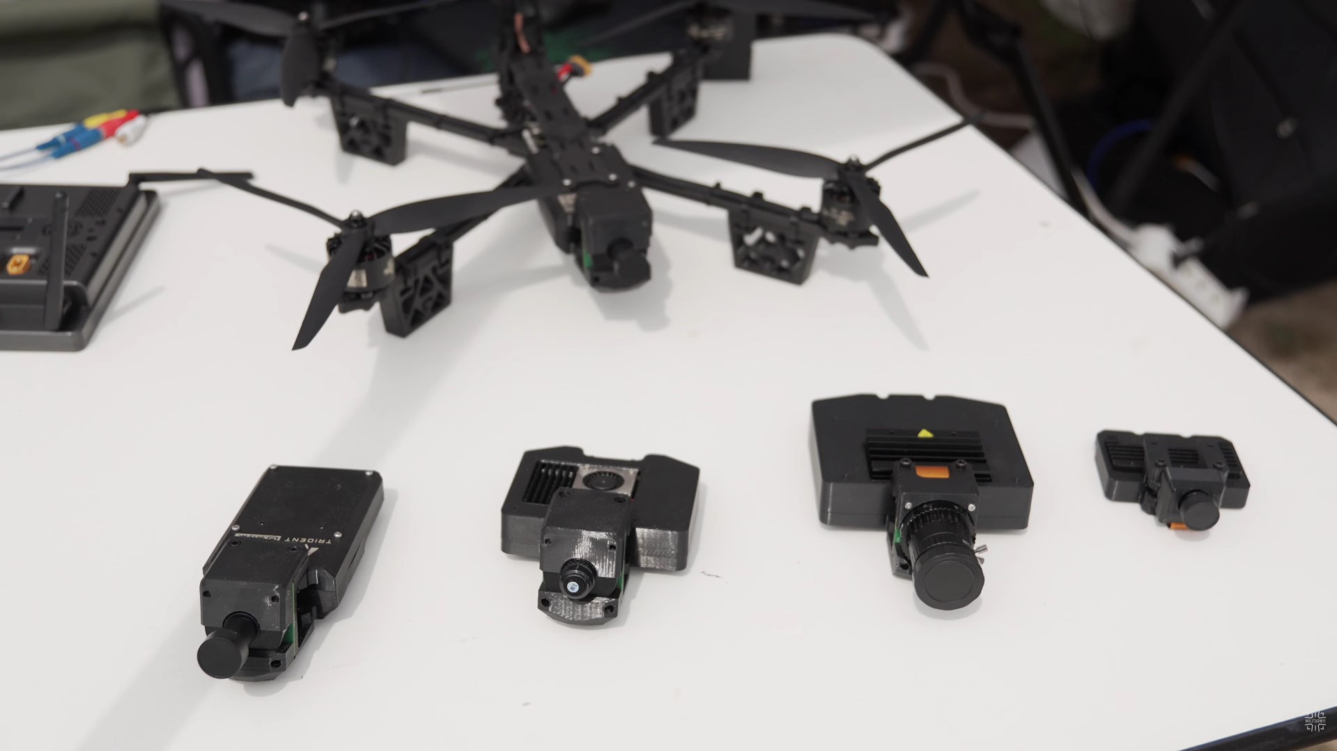 Mô-đun dẫn bắn tự động do công ty Trident phát triển lắp trên drone