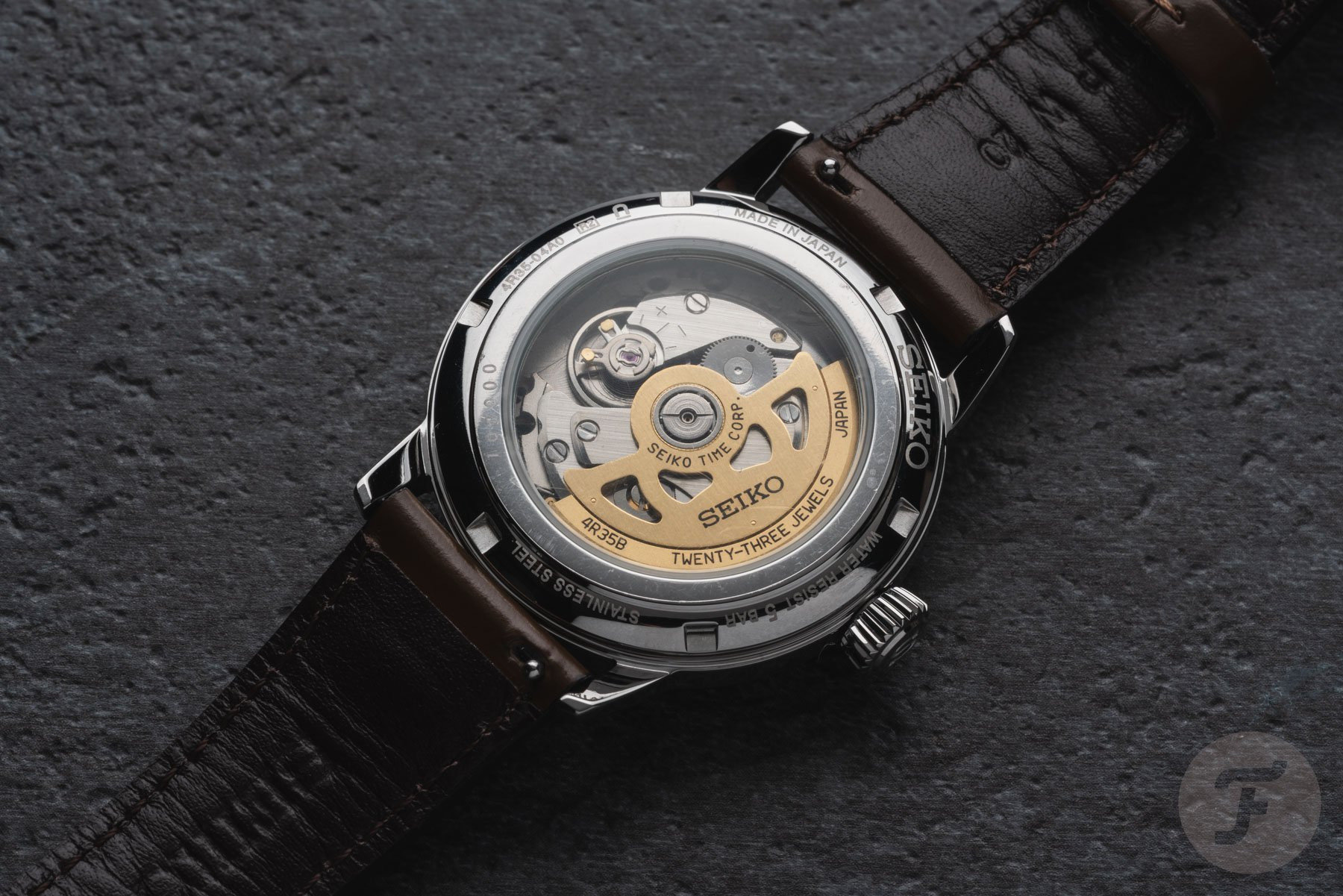 Chi tiết mặt số màu xanh của Seiko Presage HCB001J