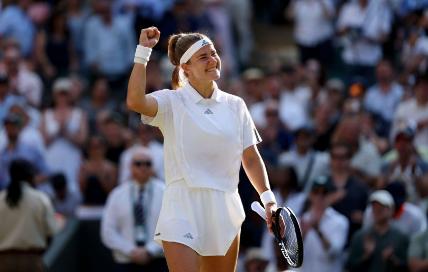 Tay vợt Karolina Muchova thi đấu tại Wimbledon 2026