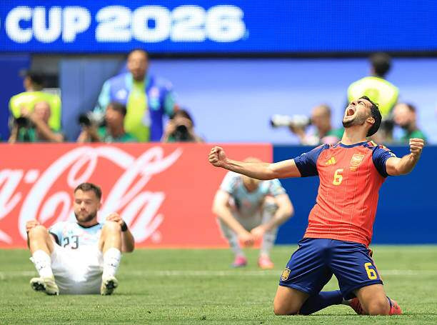 Mikel Merino ăn mừng bàn thắng quyết định vào lưới ĐT Bỉ