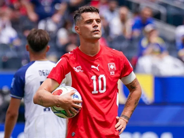 Granit Xhaka sẽ là nhân tố then chốt nơi tuyến giữa của Thụy Sĩ.