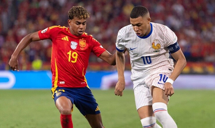 Lamine Yamal được xem là khắc tinh của Kylian Mbappe trong các cuộc đối đầu trực tiếp.