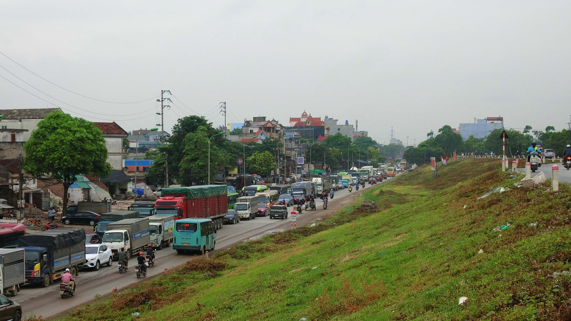 Nhà thầu tập trung phương tiện đẩy nhanh tiến độ thi công