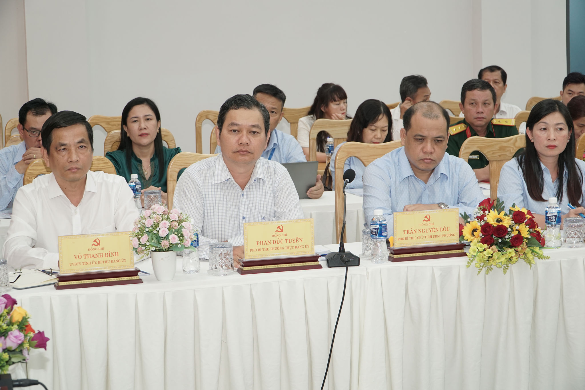 Các đồng chí trong Ban Thường vụ Đảng ủy phường Phan Thiết dự buổi làm việc