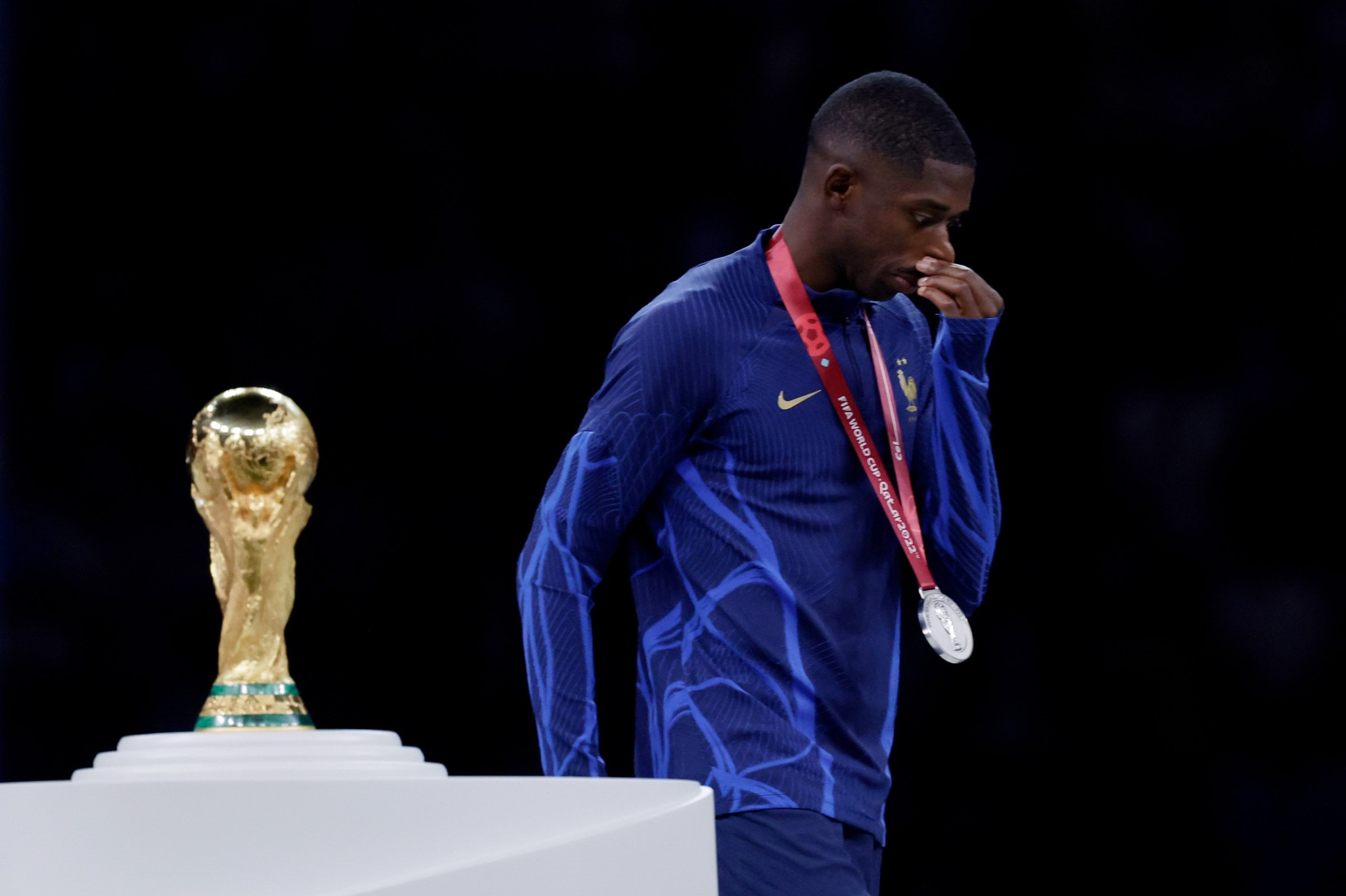Dembélé trở thành đối trọng của Mbappé trên hàng công Pháp