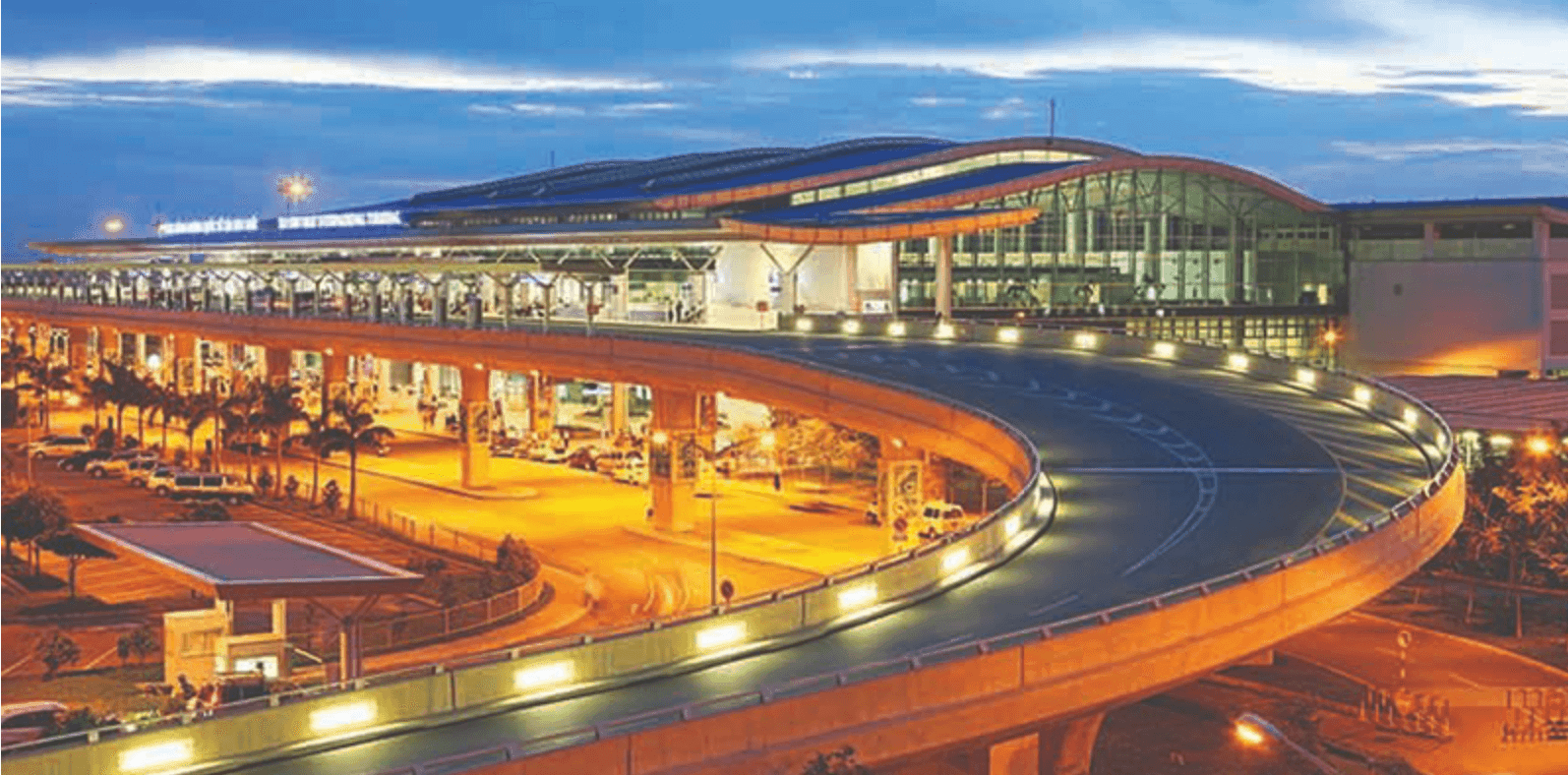 Sân bay quốc tế Tân Sơn Nhất nhìn từ trên cao với hạ tầng đường băng và các nhà ga hiện hữu