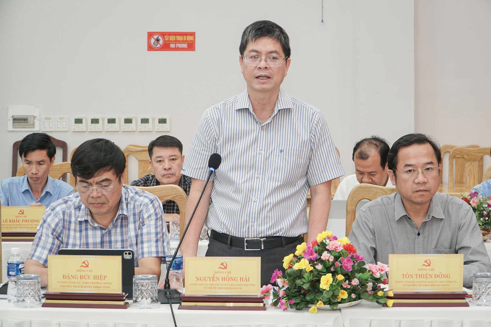 pho-chu-tich-ubnd-tinh-nguyen-hong-hai-phat-bieu-tai-buoi-lam-viec(1).jpg
