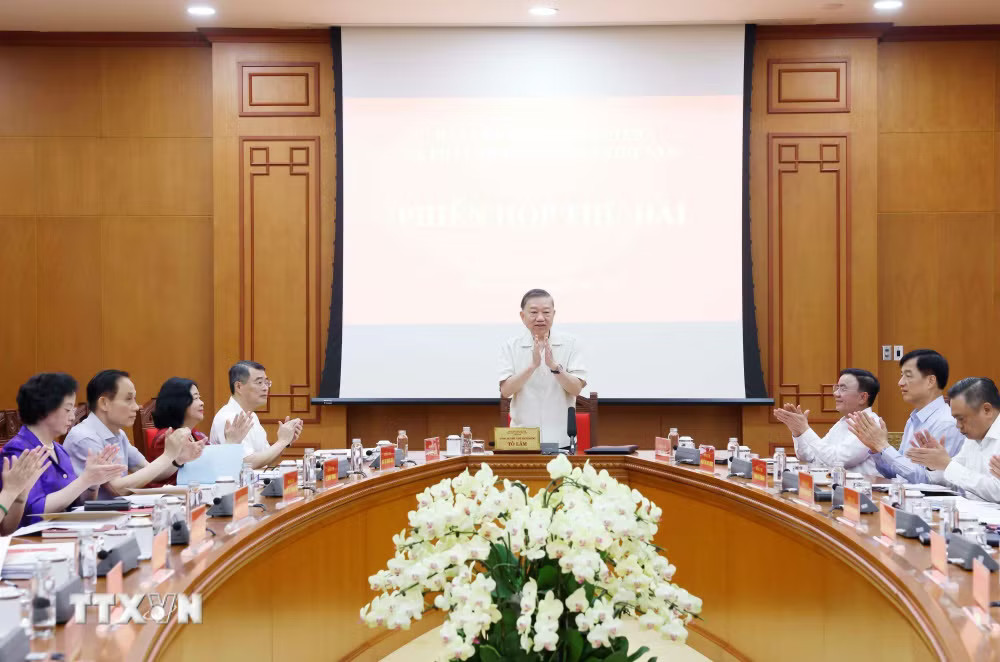 ttxvn-tong-bi-thu-chu-tich-nuoc-du-phien-hop-thu-hai-ban-chi-dao-trung-uong-ve-phat-trien-van-hoa-viet-nam-1307-8.jpg