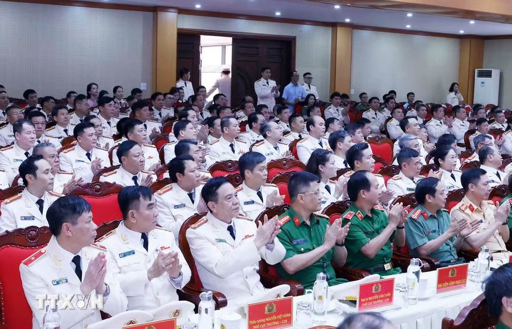 Tổng Bí thư, Chủ tịch nước Tô Lâm: Xây dựng lực lượng Cảnh sát quản lý trại giam chính quy, tinh nhuệ, hiện đại và nhân văn- Ảnh 3.