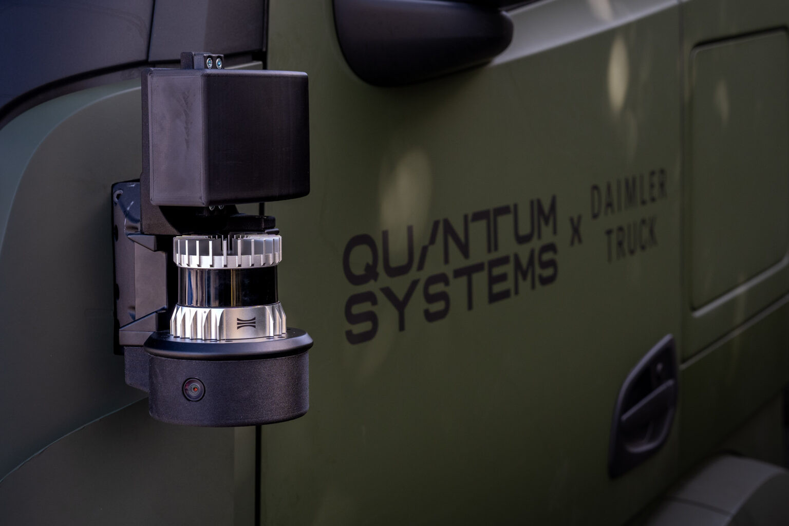 Hệ thống cảm biến LiDAR và radar thuộc bộ kit MOSAIC của Quantum Systems