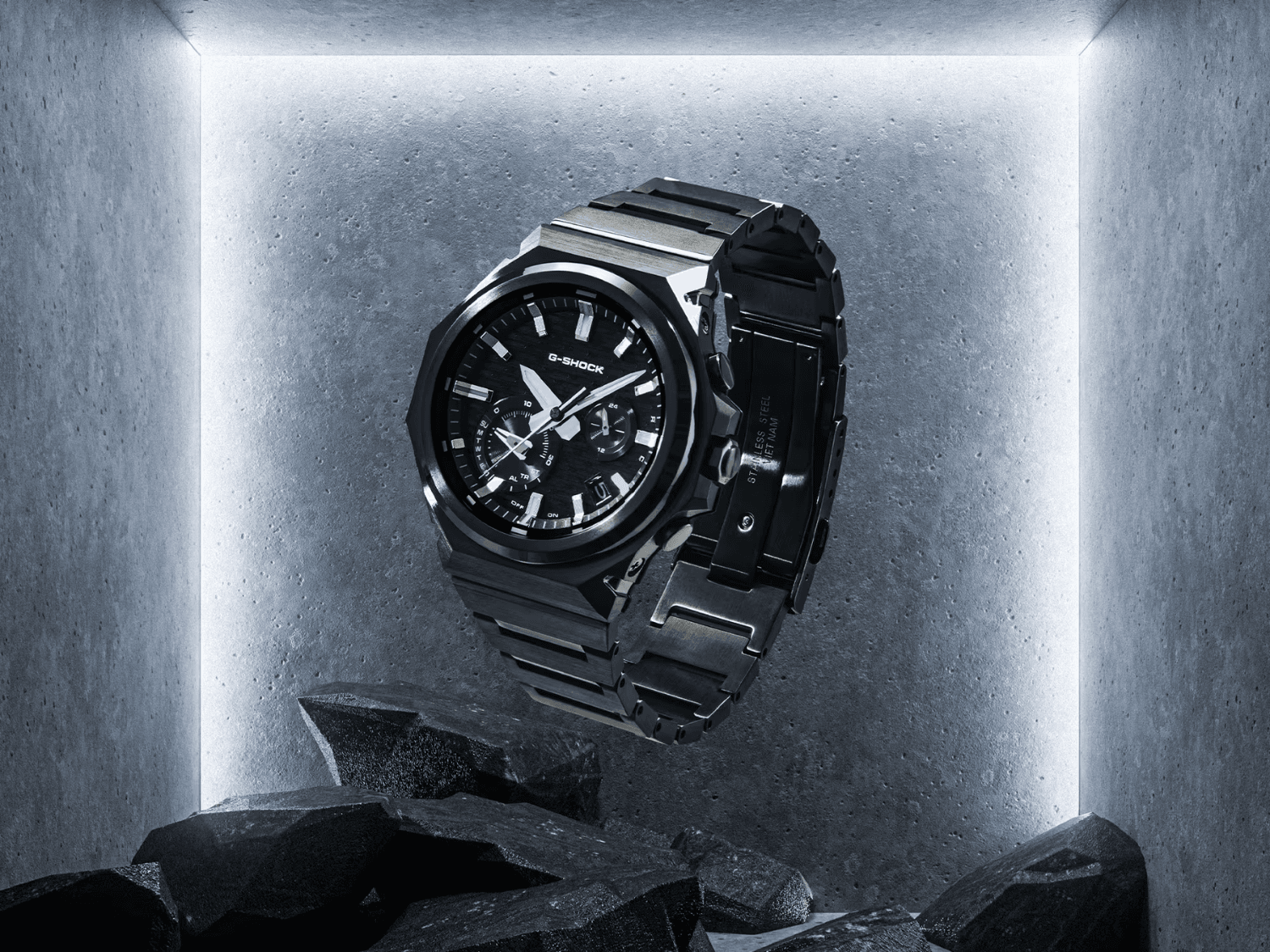 Đồng hồ Casio GST-B1000BD-1 với mặt số đen và vỏ mạ ion đen
