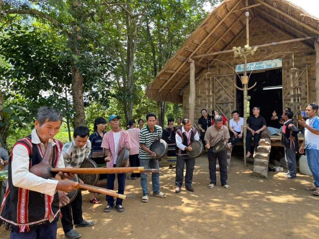 Traditional M'nong house in Dong Jri Village