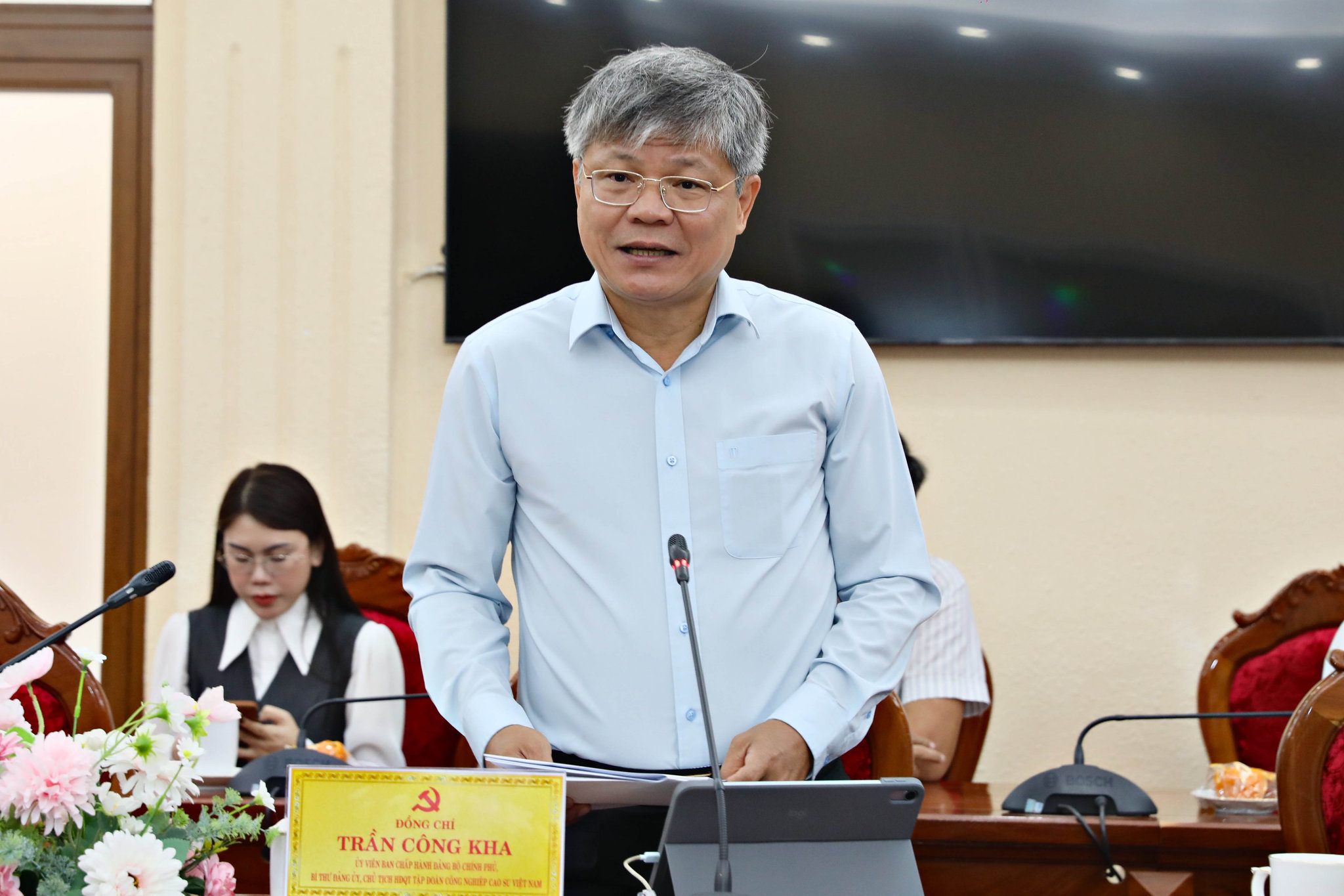 Ông Trần Công Kha, Uỷ viên Ban chấp hành Đảng bộ Chính phủ, Bí thư Đảng uỷ, Chủ tịch HĐQT Tập đoàn công nghiệp Cao su Việt Nam phát biểu
