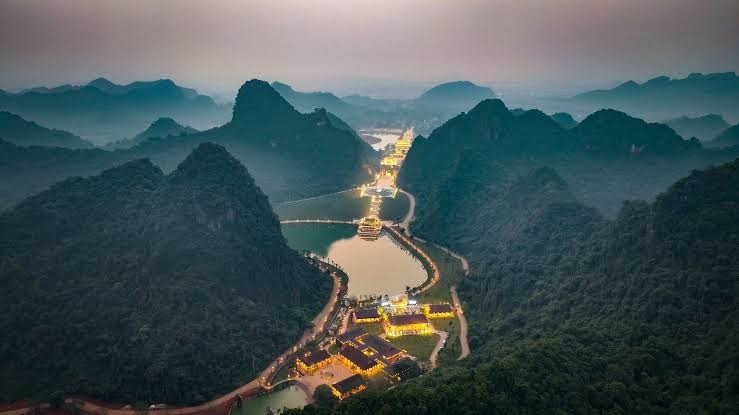 Khu du lịch Thung Ui khi nhìn từ trên cao