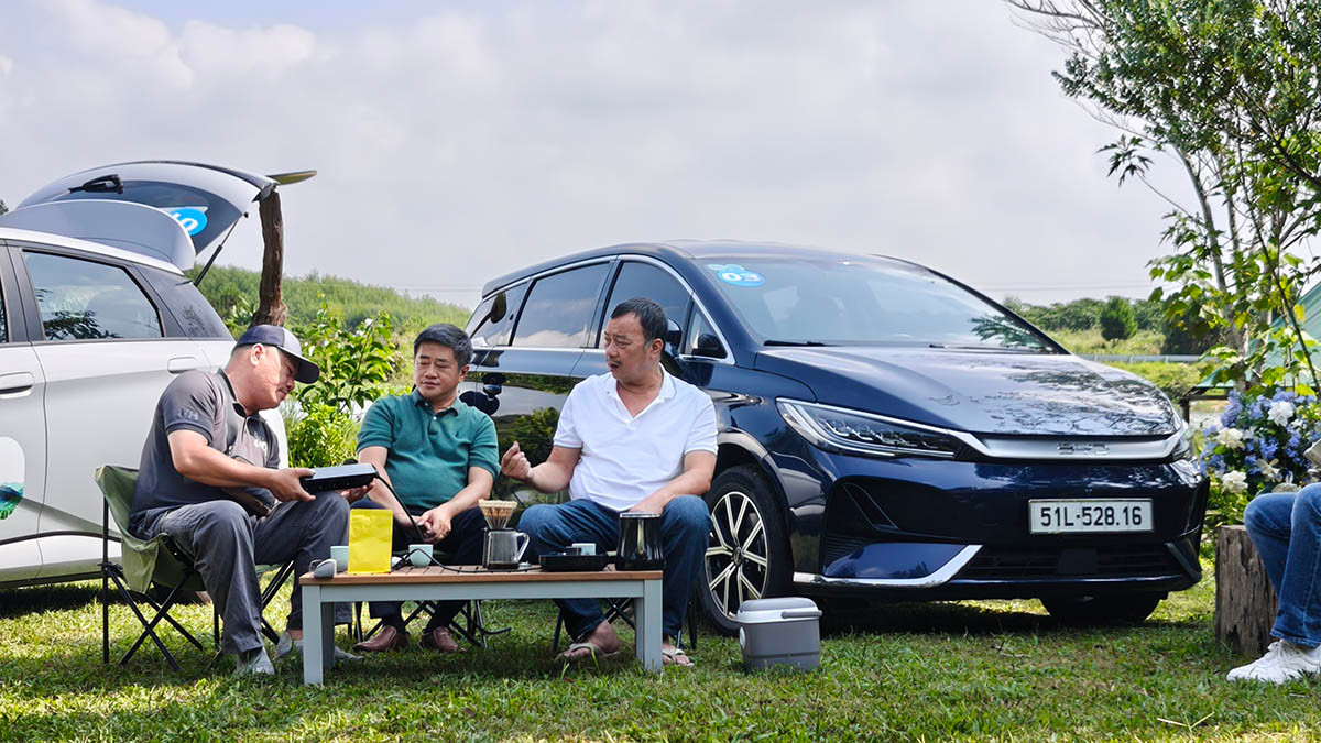 Trải nghiệm thực tế khả năng cách âm và độ đầm chắc của BYD M6 trên cao tốc.