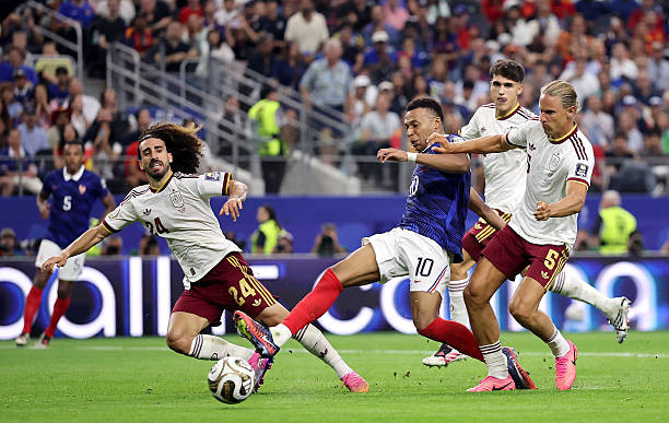 Tuyển Pháp hoàn toàn bế tắc trước lối chơi kiểm soát của Tây Ban Nha tại bán kết World Cup 2026.