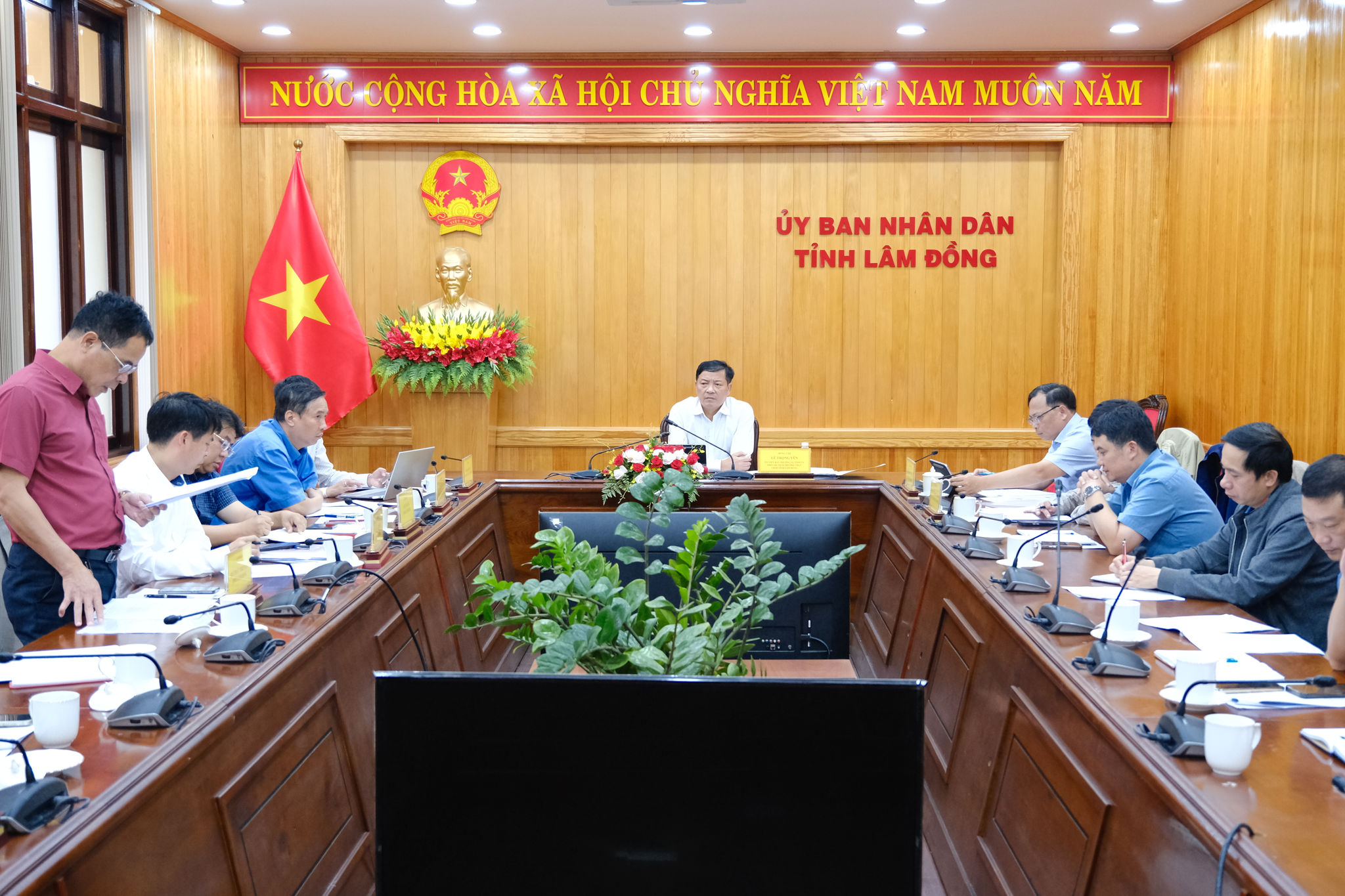 Đồng chí Lê Trọng Yên, Ủy viên Ban Thường vụ Tỉnh ủy, Phó Chủ tịch Thường trực UBND tỉnh chủ trì buổi làm việc 