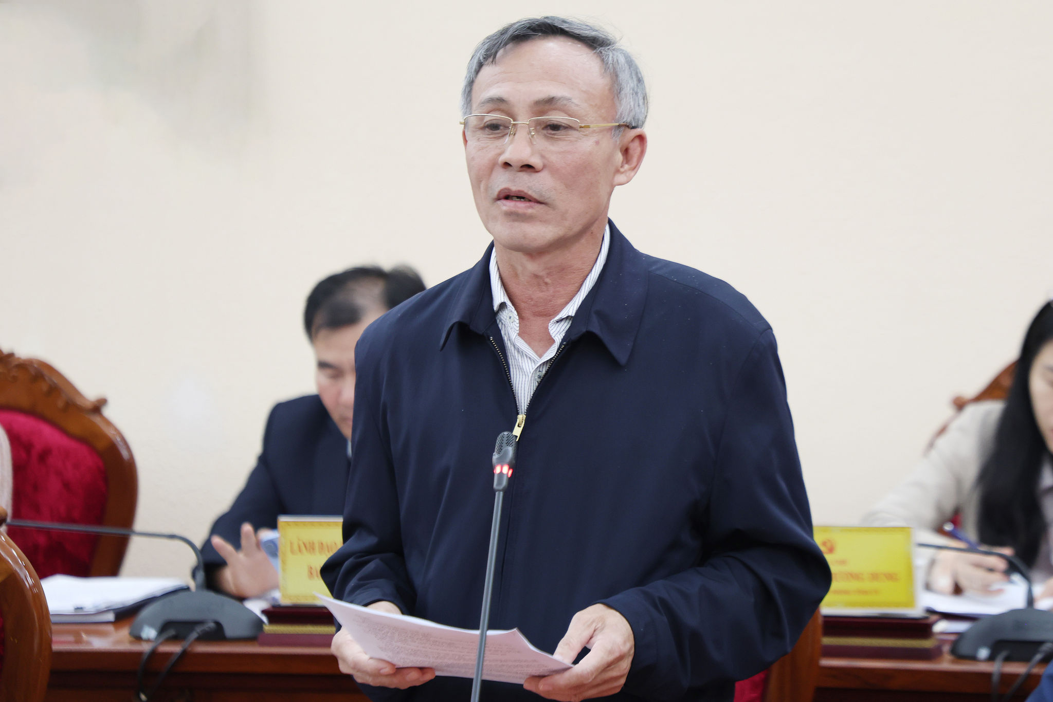 Ủy viên Ban Thường vụ Tỉnh ủy, Trưởng Ban Nội chính Tỉnh ủy Lâm Đồng Nguyễn Văn Tám báo cáo tóm tắt kết quả phòng, chống tham nhũng, lãng phí, tiêu cực 6 tháng đầu năm 2026