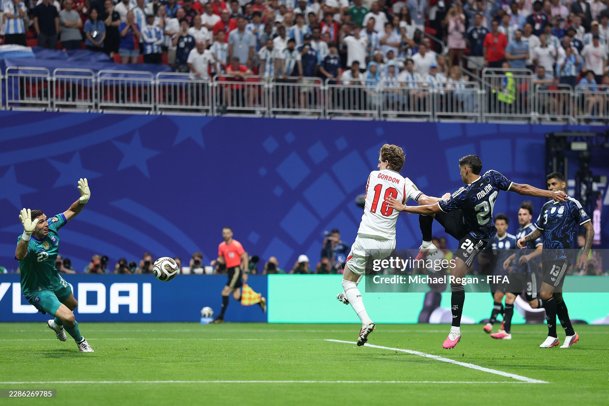 Toàn cảnh pha ghi bàn của Anthony Gordon tại bán kết World Cup 2026