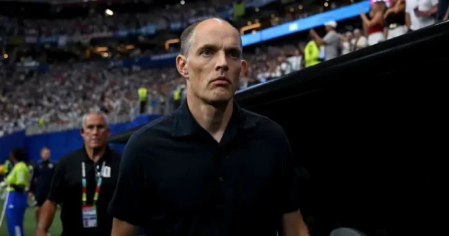 HLV Thomas Tuchel đối mặt với áp lực lớn sau khi tuyển Anh bị loại.