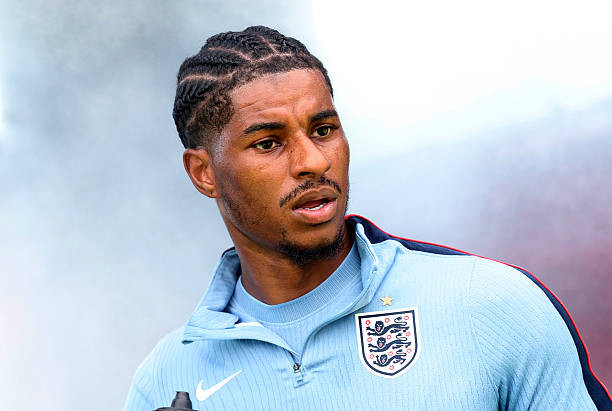 Marcus Rashford trong màu áo đội tuyển Anh và sự quan tâm từ Chelsea.
