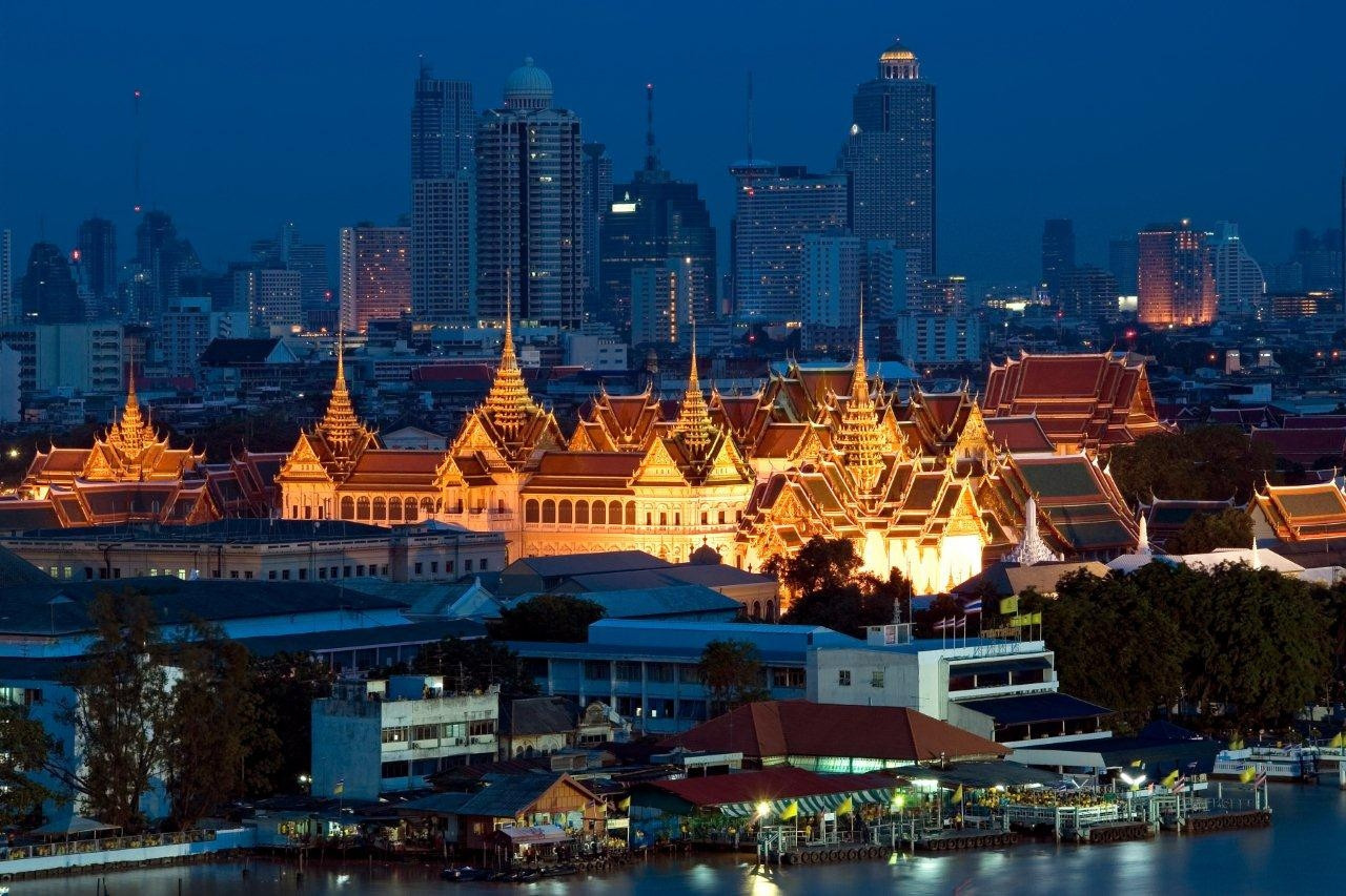 Toàn cảnh thủ đô Bangkok, trung tâm du lịch và trung chuyển hàng không lớn của khu vực.