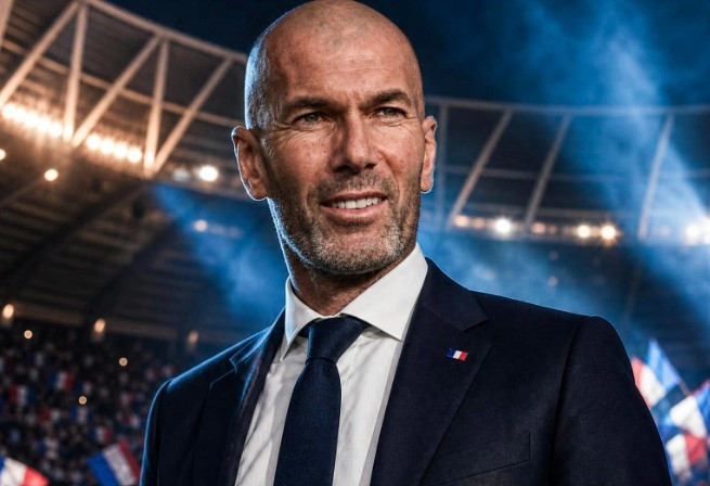Zinedine Zidane dẫn dắt tuyển Pháp