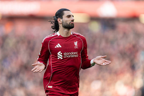 Dominik Szoboszlai quyết định gắn bó lâu dài với Liverpool thay vì ra đi tự do.