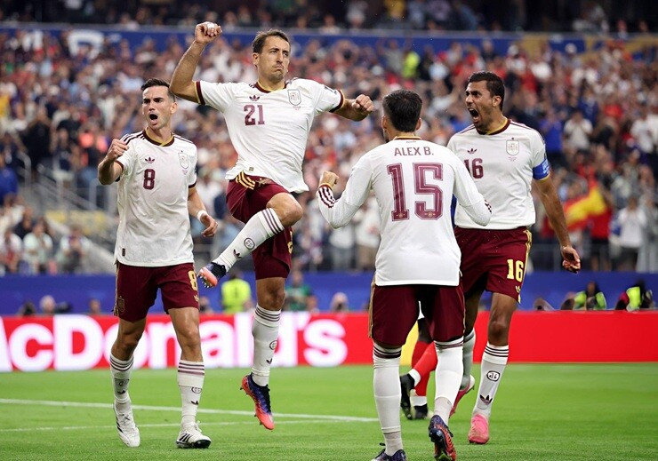 Tây Ban Nha ăn mừng chiến thắng thuyết phục trước Pháp ở bán kết World Cup 2026