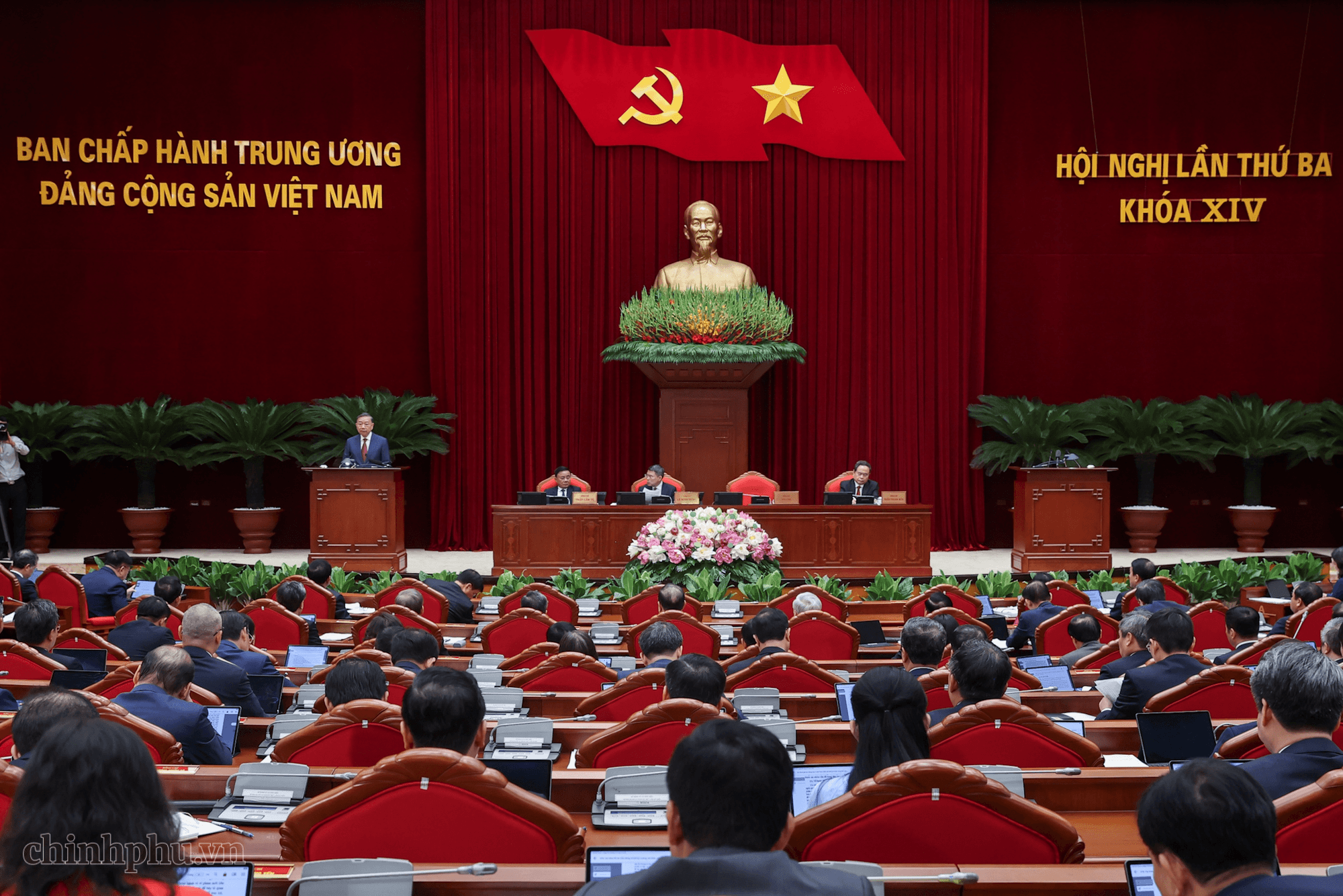 Các quyết sách được Trung ương thông qua phải tạo ra 4 bước chuyển chiến lược- Ảnh 2.