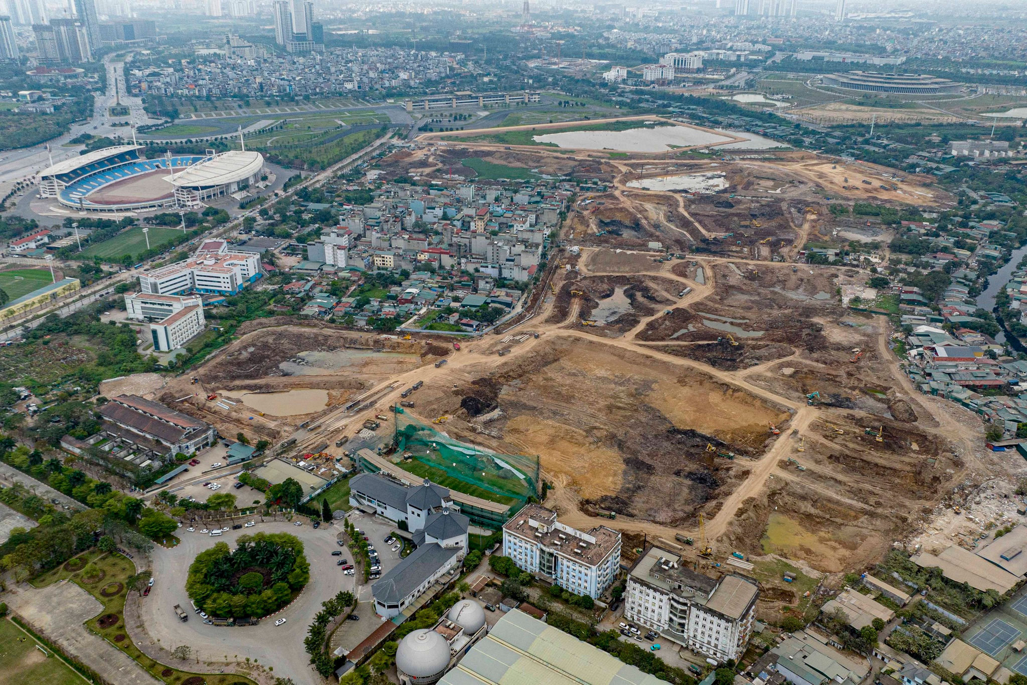 Công trường thi công hồ điều hòa Phú Đô tại Hà Nội