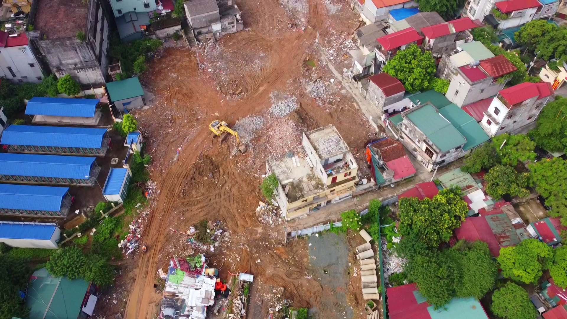 Thi công đoạn Vành đai 2,5 nối sang đường Xuân Đỉnh