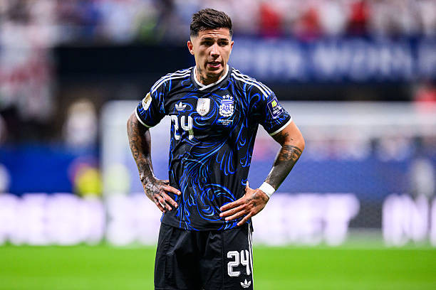 Enzo Fernandez có thể phải rời Chelsea để cân bằng tài chính