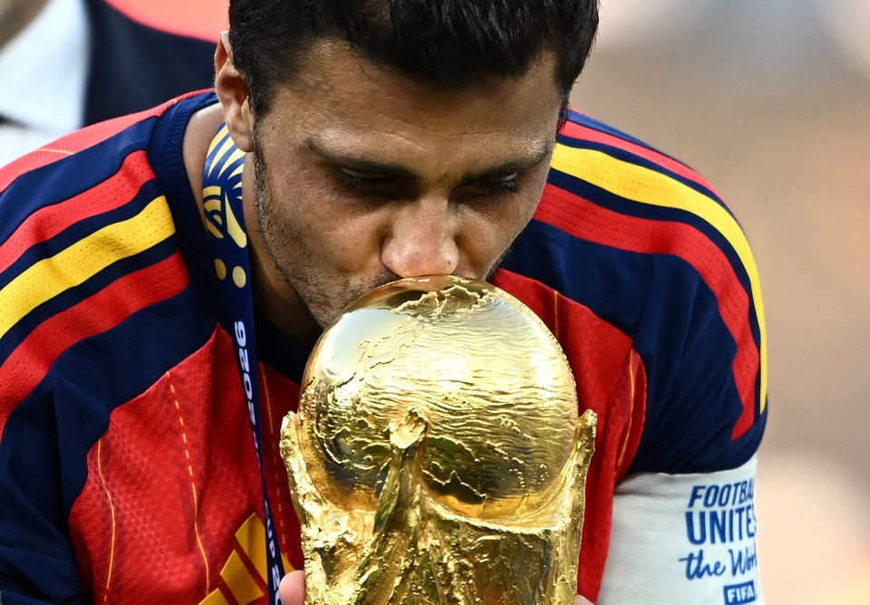 Rodri nhận danh hiệu Quả bóng vàng World Cup 2026