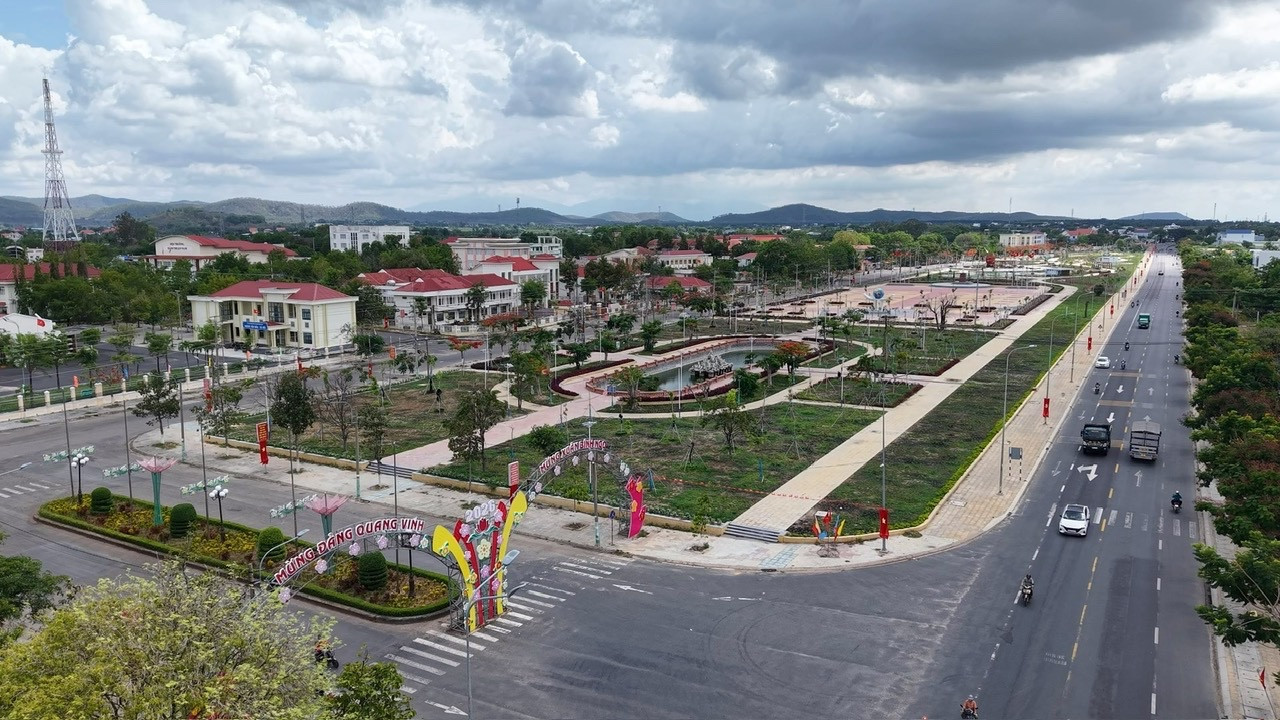 trung tâm hành chinh xã Hàm Thuận Nam