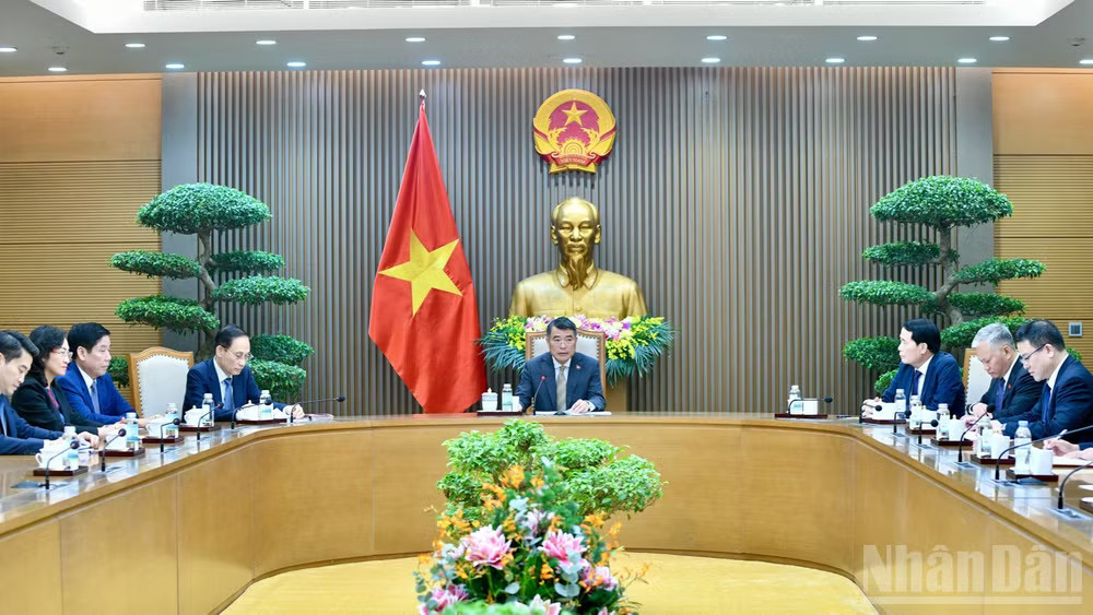 Quang cảnh cuộc điện đàm. (Ảnh: Thanh Giang) ndo_br_b4-4443.jpg