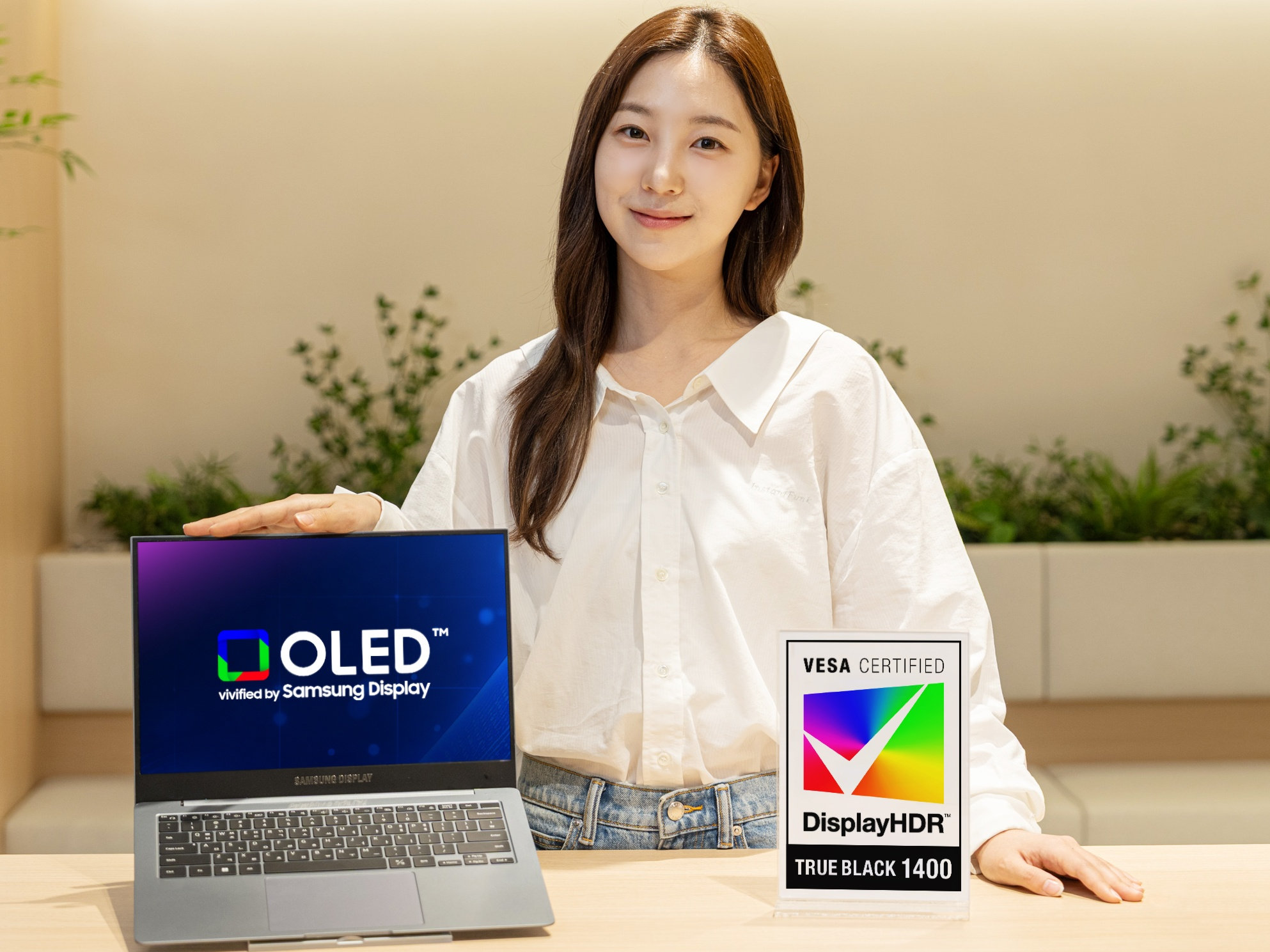 Các thương hiệu lớn dự kiến sẽ ra mắt laptop đạt chứng nhận VESA DisplayHDR True Black 1400 vào cuối năm nay.