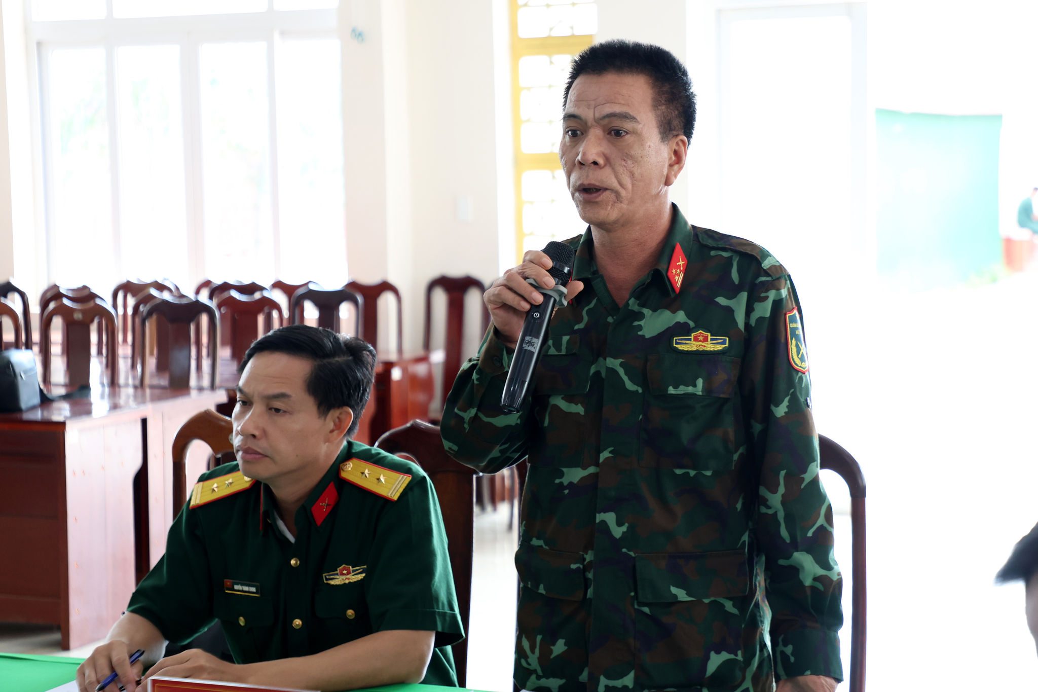 Đại diện Công ty 319 miền Nam trình bày phương án phân công lực lượng tham gia hỗ trợ