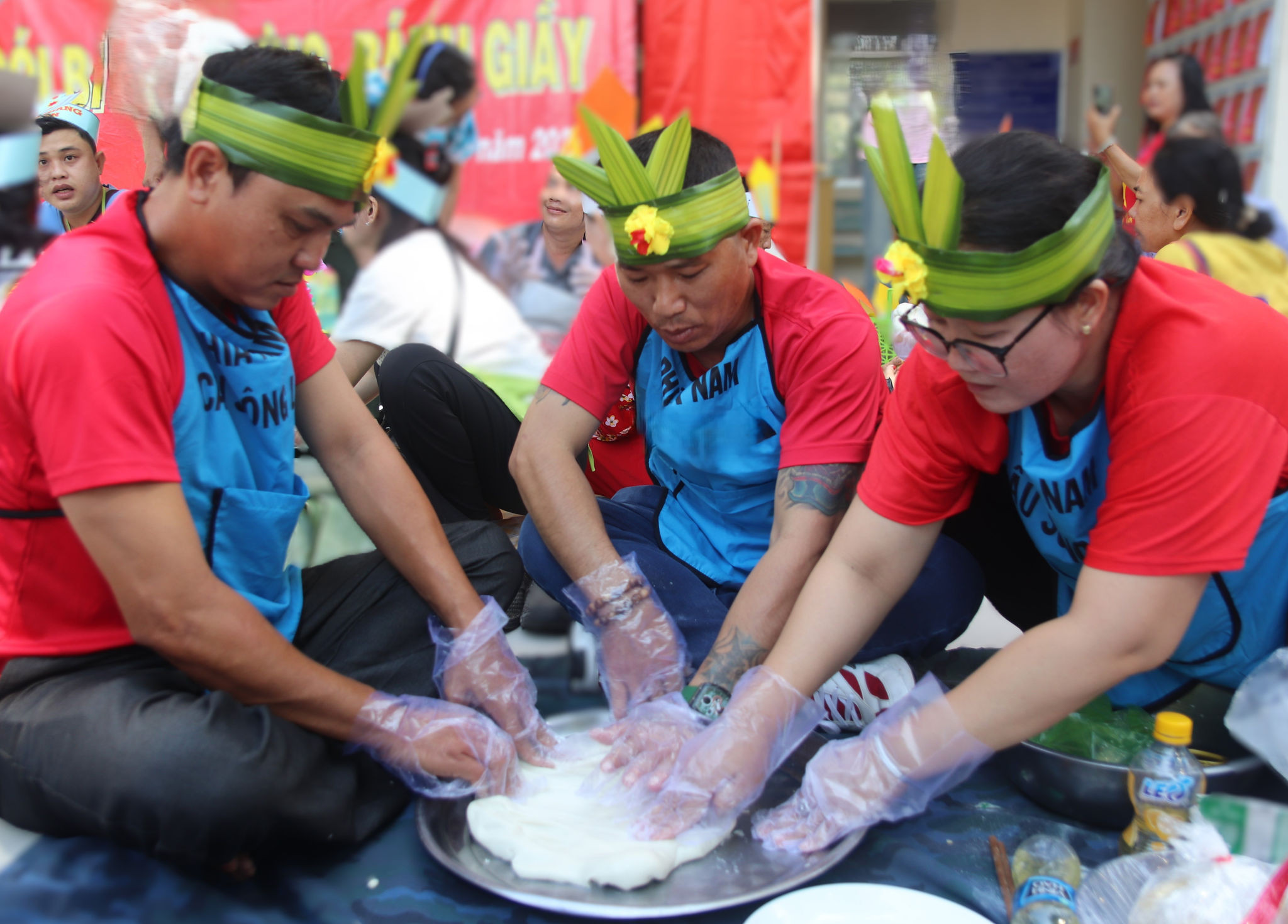 khong-khi-vui-tuoi-trong-phan-hoi-tai-le-hoi-gio-to-hung-vuong-tai-phan-ri-cua-vao-cac-nam-the-hien-tinh-than-gan-ket-cong-dong..jpg