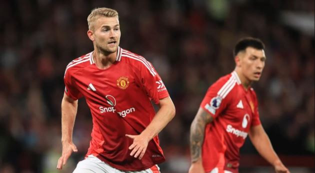 De Ligt và Martinez thường xuyên gặp vấn đề về thể lực tại Manchester United.