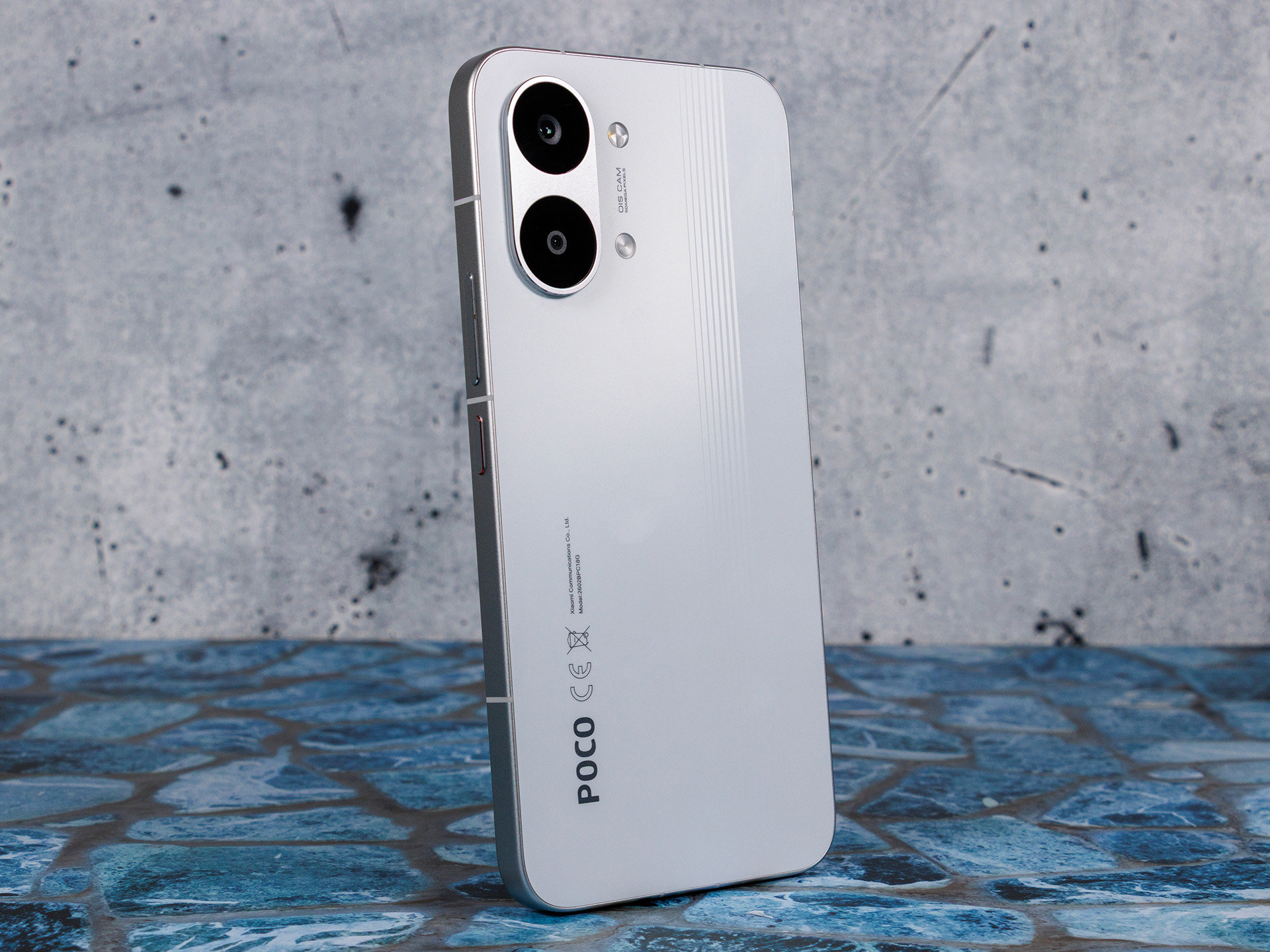 Poco X8 tiếp nối sự ra mắt của phiên bản X8 Pro Max trong hình.