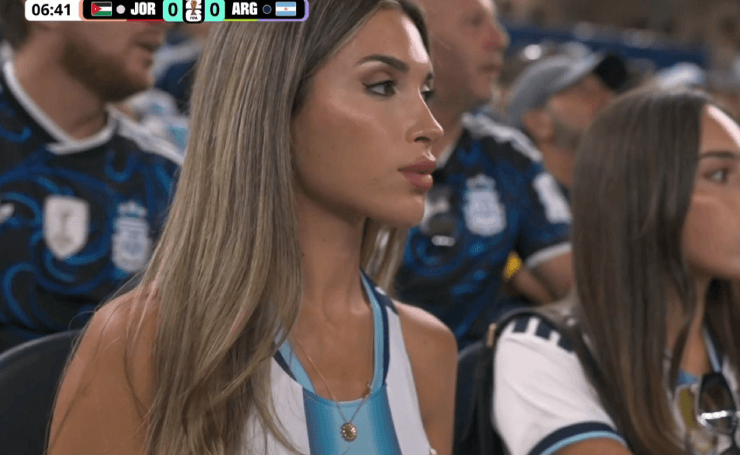 Fan Argentina sở hữu vẻ đẹp rạng rỡ trên khán đài World Cup 2026