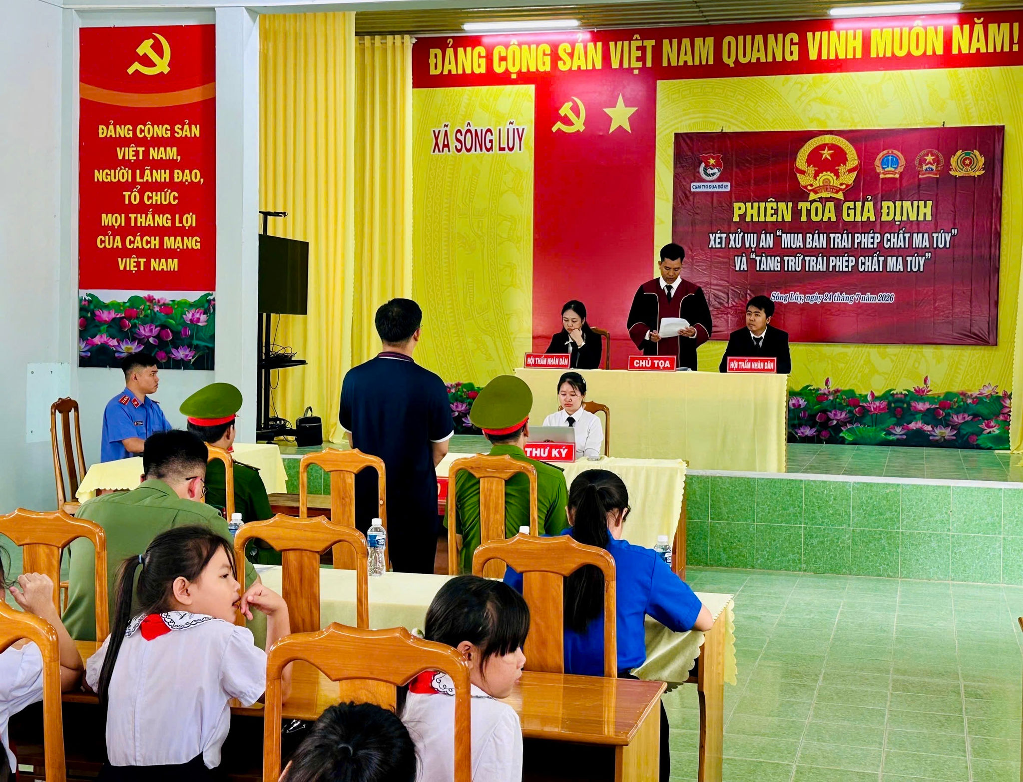 ra quan ky nghi hong 11