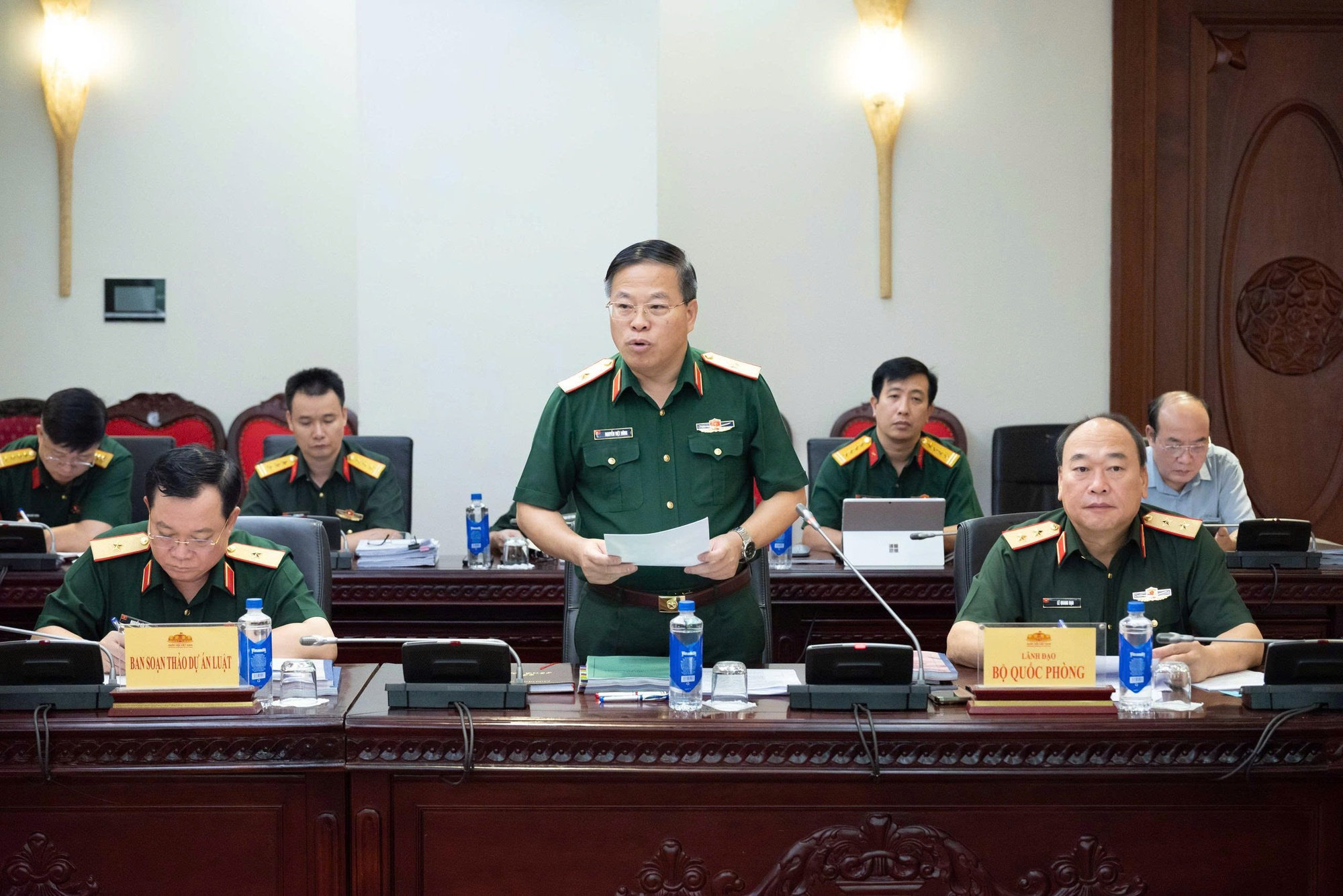 Đề nghị quy định Chính trị viên Ban Chỉ huy quân sự cấp xã là chức vụ cơ bản của sĩ quan- Ảnh 3.