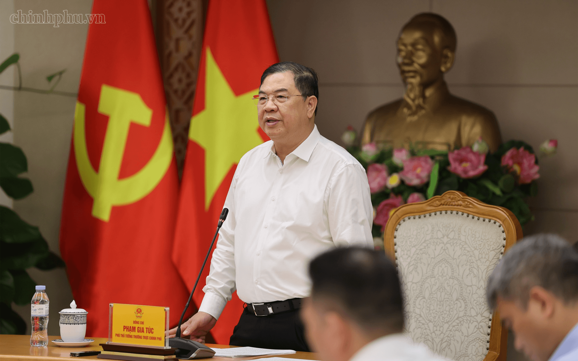 Phó Thủ tướng Thường trực chỉ đạo tháo gỡ vướng mắc cho các dự án điện gió ở tỉnh Lâm Đồng- Ảnh 1.